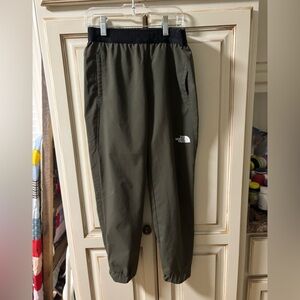 The North Face boys size 10 medium Green Pants